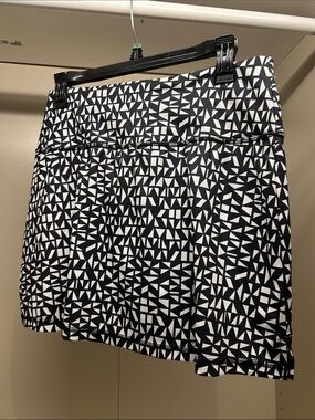 Xersion Black /White Print Athletic Skort Size Medium